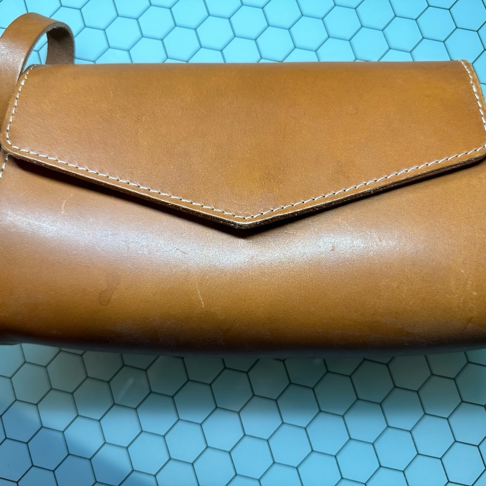 Portland Leather Goods The Astoria Purse in Honey